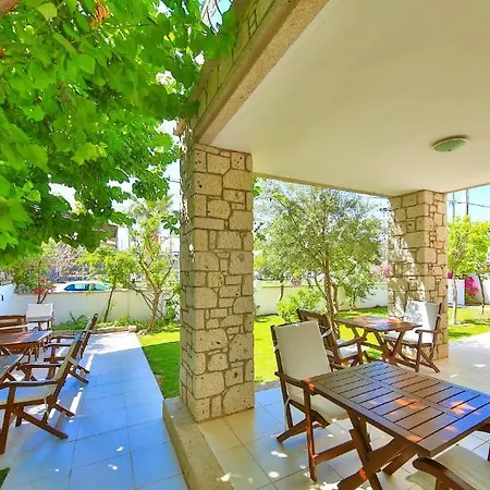 阿拉卡提索夫酒店 2*